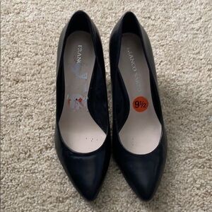 Black leather Franco Sarto pointy toe pump size9.5